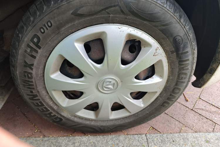 Used BAIC Weiwang M20 2014 1.5L Standard DAM15DL Right Front Wheel Hub