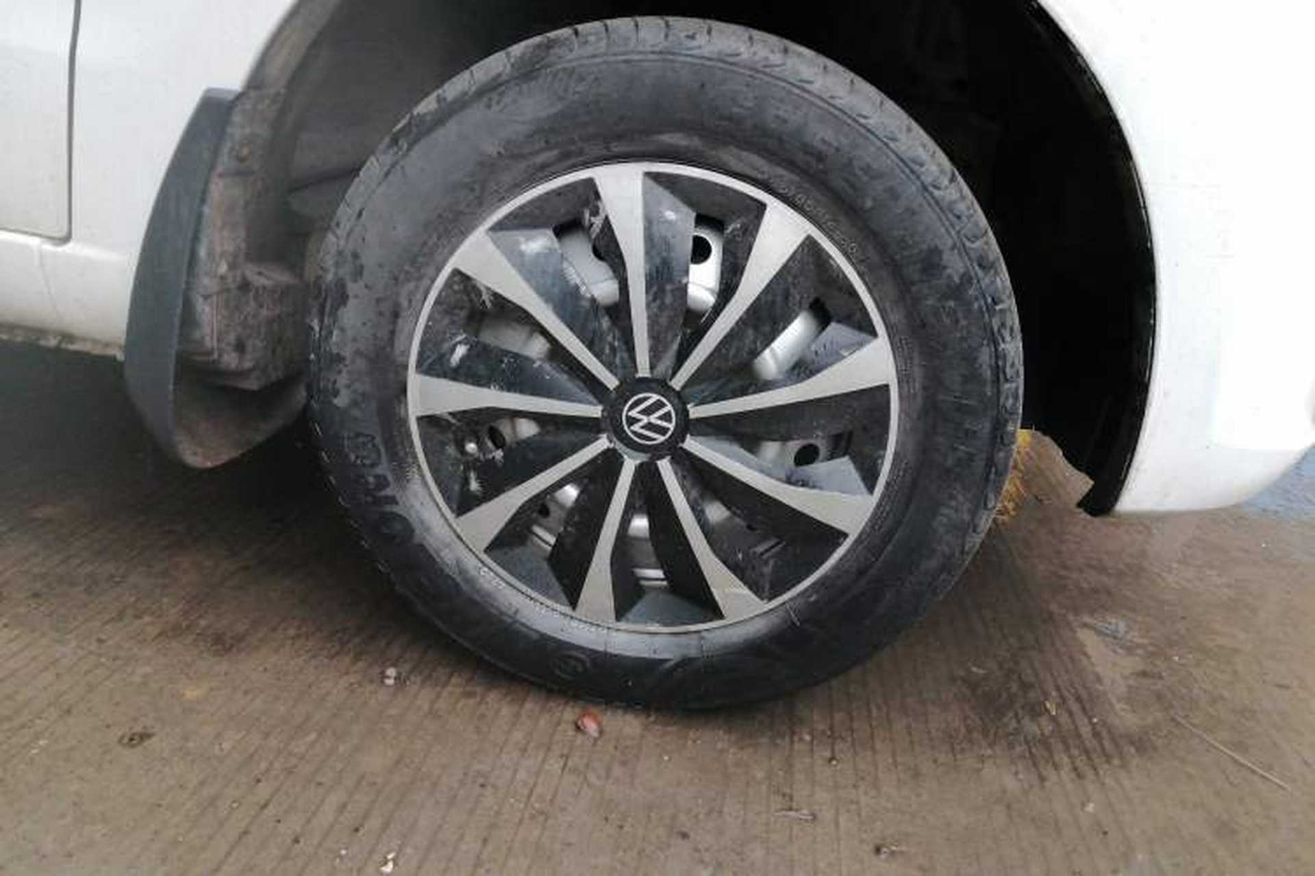 Used BAIC Weiwang M20 2014 1.5L Basic Version DAM15DL Right Front Wheel Hub