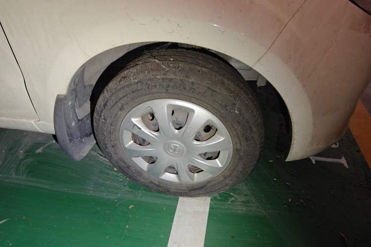 Used BAIC Weiwang M20 2014 1.5L Basic Version DAM15DL Right Front Wheel Hub