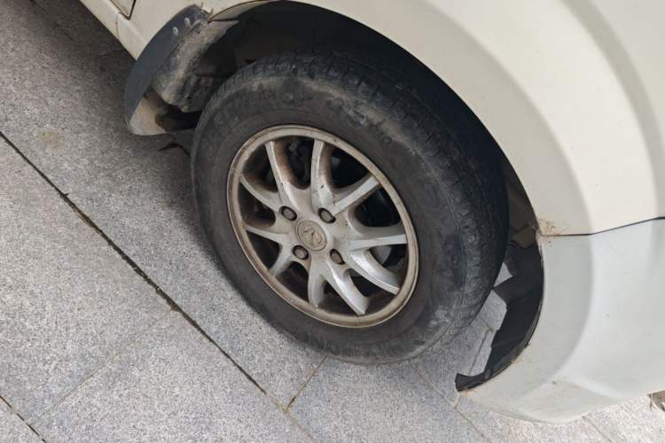 Used BAIC Weiwang M20 2014 1.5L Standard DAM15DL Right Front Wheel Hub