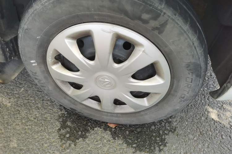 Used BAIC Weiwang M20 2014 1.5L Basic Version BJ415B Right Front Wheel Hub