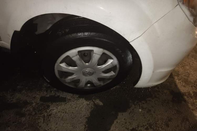 Used BAIC Weiwang M20 2014 1.5L practical type BJ415A Right Front Wheel Hub