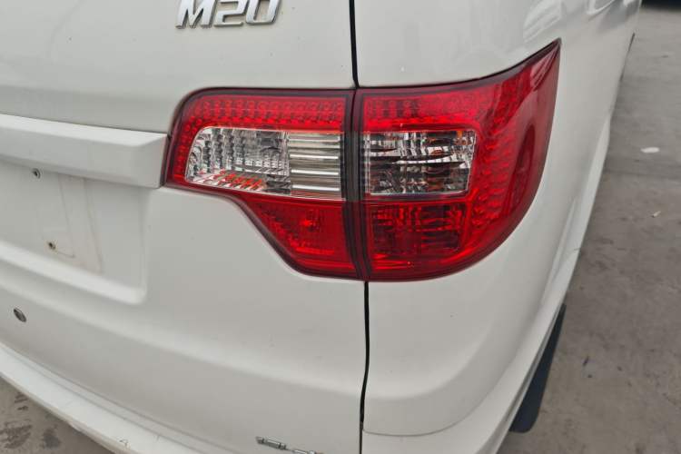 Used BAIC Weiwang M20 2014 1.5L practical type BJ415A Right Rear Taillight