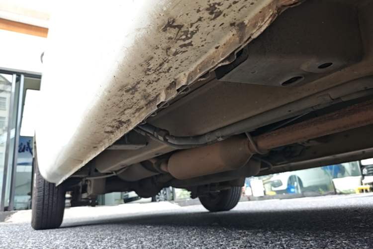 Used BAIC Weiwang M20 2014 1.5L Basic Version DAM15DL Right Side Sill