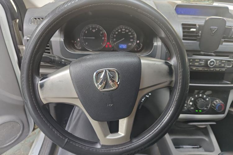 Used BAIC Weiwang M20 2014 1.5L practical type BJ415A Steering Wheel