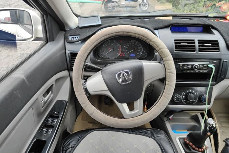 Used BAIC Weiwang M20 2014 1.5L Basic Version DAM15DL Steering Wheel