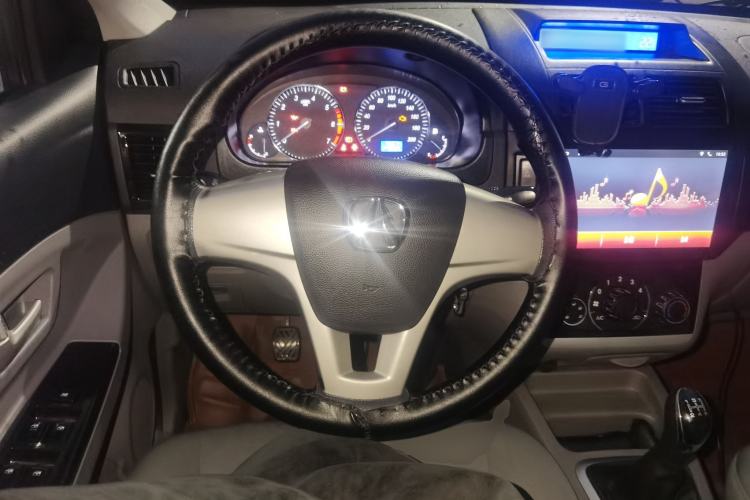 Used BAIC Weiwang M20 2014 1.5L practical type BJ415A Steering Wheel