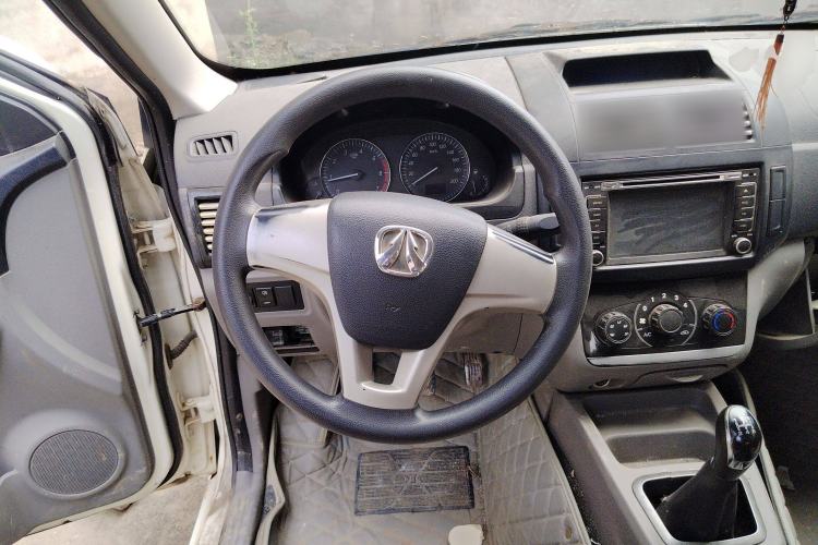 Used BAIC Weiwang M20 2014 1.5L practical type BJ415A Steering Wheel