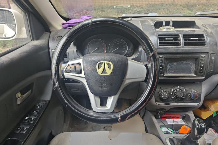 Used BAIC Weiwang M20 2014 1.5L practical type BJ415A Steering Wheel