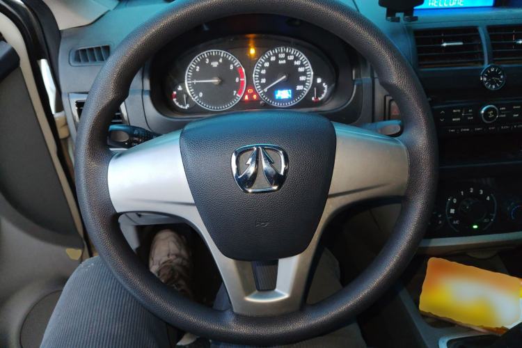 Used BAIC Weiwang M20 2014 1.5L Basic Version DAM15DL Steering Wheel