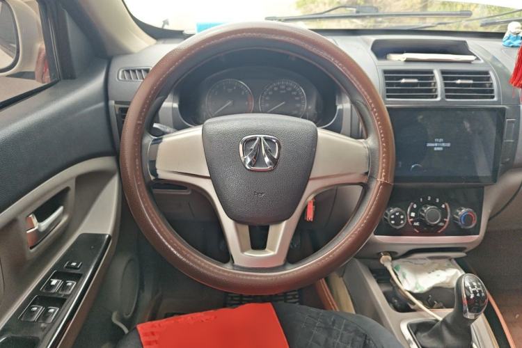 Used BAIC Weiwang M20 2014 1.5L practical type BJ415A Steering Wheel
