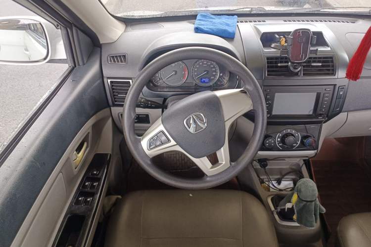 Used BAIC Weiwang M20 2014 1.5L Comfort Version BJ415B Steering Wheel