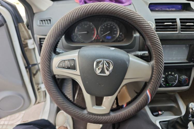 Used BAIC Weiwang M20 2014 1.5L Comfort version DAM15DL Steering Wheel