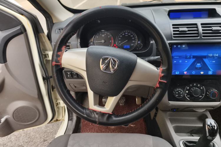 Used BAIC Weiwang M20 2014 1.5L practical type BJ415A Steering Wheel