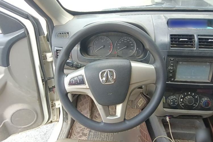 Used BAIC Weiwang M20 2014 1.5L Comfort Version BJ415B Steering Wheel