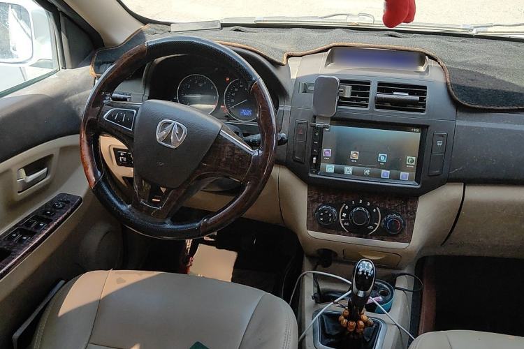 Used BAIC Weiwang M20 2014 1.5L Comfort version DAM15DL Steering Wheel
