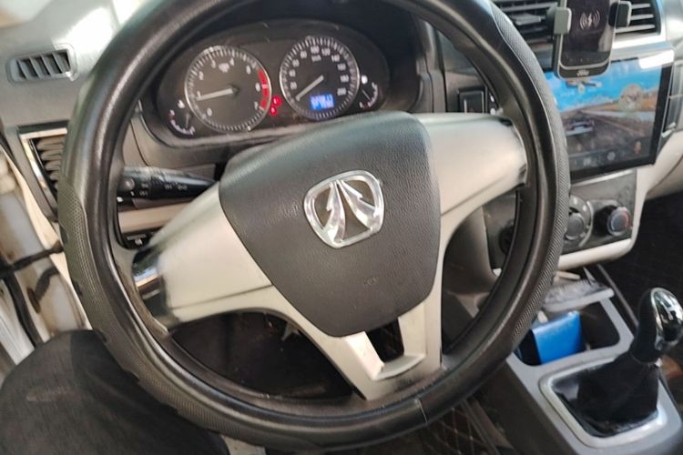 Used BAIC Weiwang M20 2014 1.5L practical type BJ415A Steering Wheel