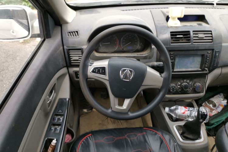 Used BAIC Weiwang M20 2014 1.5L Comfort version DAM15DL Steering Wheel