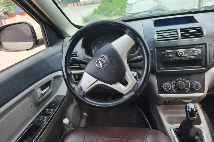 Used BAIC Weiwang M20 2014 1.5L practical type BJ415A Steering Wheel