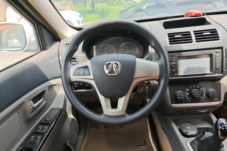 Used BAIC Weiwang M20 2014 1.5L Comfort Version BJ415B Steering Wheel