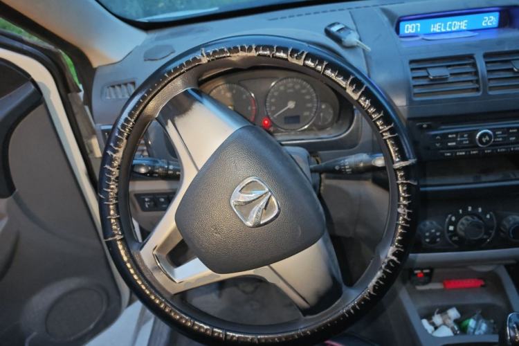 Used BAIC Weiwang M20 2014 1.5L practical type BJ415A Steering Wheel
