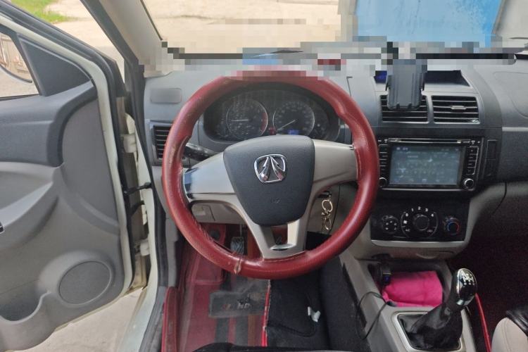 Used BAIC Weiwang M20 2014 1.5L Basic Version BJ415B Steering Wheel