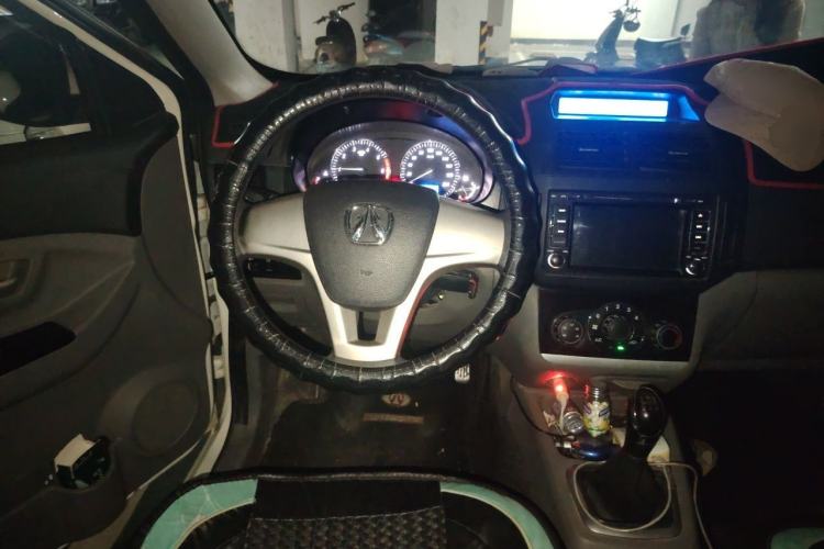 Used BAIC Weiwang M20 2014 1.5L practical type BJ415A Steering Wheel