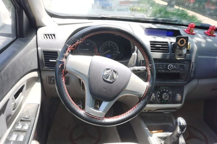 Used BAIC Weiwang M20 2014 1.5L Basic Version BJ415B Steering Wheel