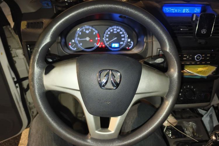 Used BAIC Weiwang M20 2014 1.5L practical type BJ415A Steering Wheel