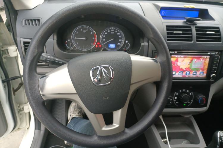Used BAIC Weiwang M20 2014 1.5L Basic Version DAM15DL Steering Wheel