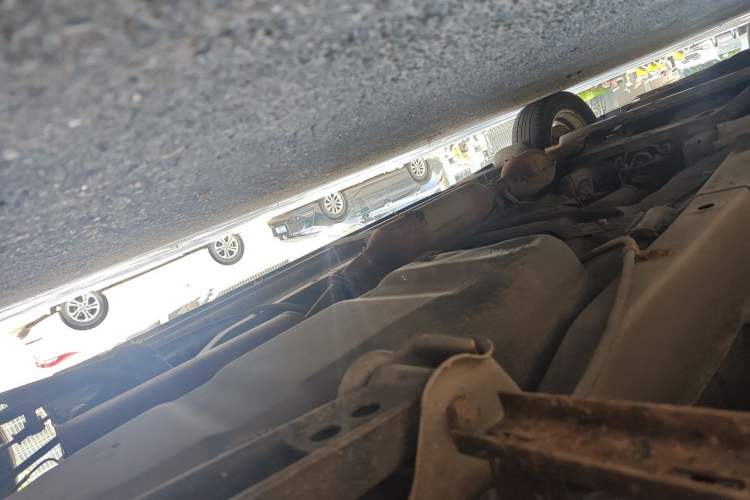 Used BAIC Weiwang M20 2014 1.5L Ultra-Luxury BJ415B Chassis Rear Left