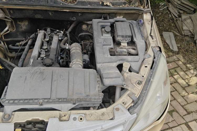 Used BAIC Weiwang M20 2014 1.5L Comfort Version BJ415B Engine Bay Left