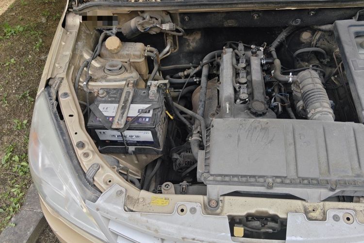 Used BAIC Weiwang M20 2014 1.5L Comfort Version BJ415B Engine Bay Right