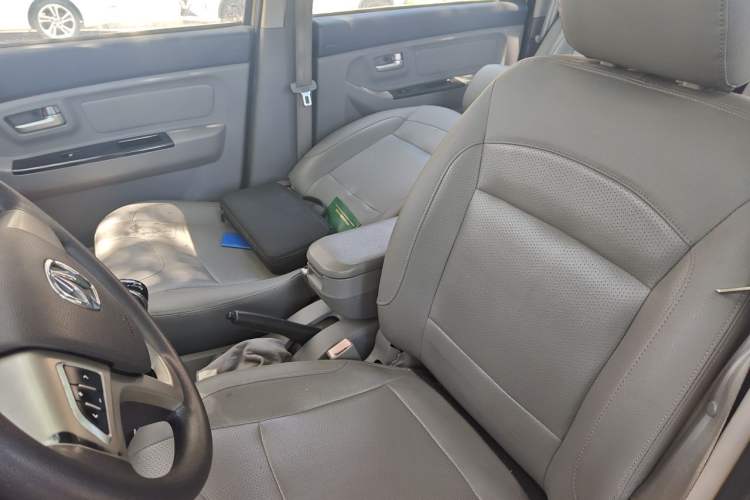 Used BAIC Weiwang M20 2014 1.5L Ultra-Luxury BJ415B Left Front Seat