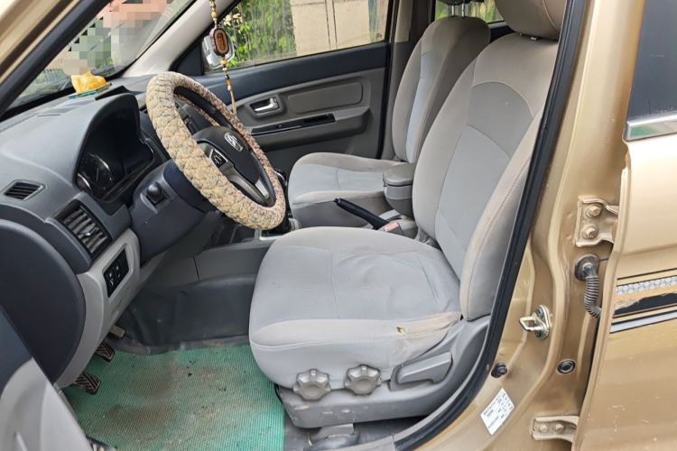 Used BAIC Weiwang M20 2014 1.5L practical type BJ415A Left Front Seat