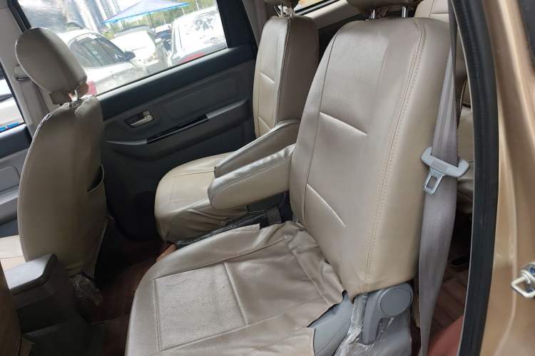 Used BAIC Weiwang M20 2014 1.5L Comfort Version BJ415B Left Rear Seat