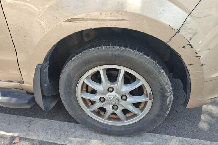 Used BAIC Weiwang M20 2014 1.5L Ultra-Luxury BJ415B Right Front Wheel Hub