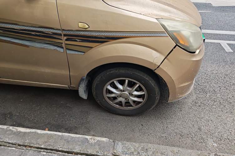 Used BAIC Weiwang M20 2014 1.5L practical type BJ415A Right Front Wheel Hub