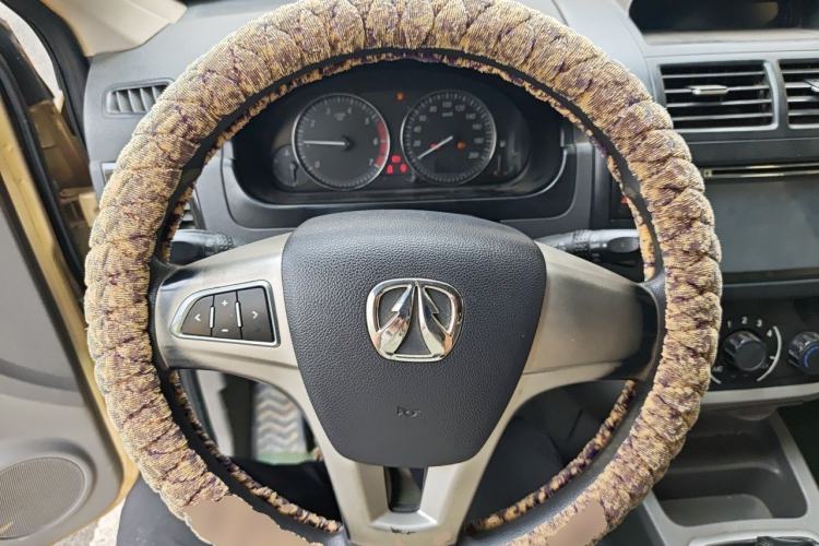 Used BAIC Weiwang M20 2014 1.5L practical type BJ415A Steering Wheel