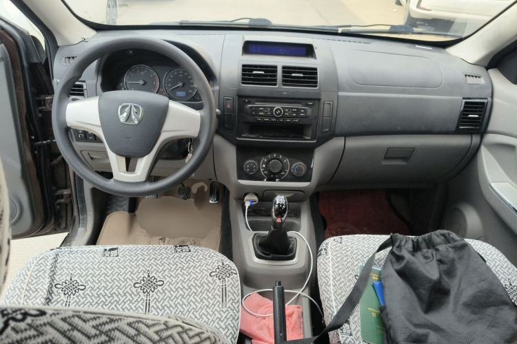 Used BAIC Weiwang M20 2015 1.2L economy version A122 Center Console