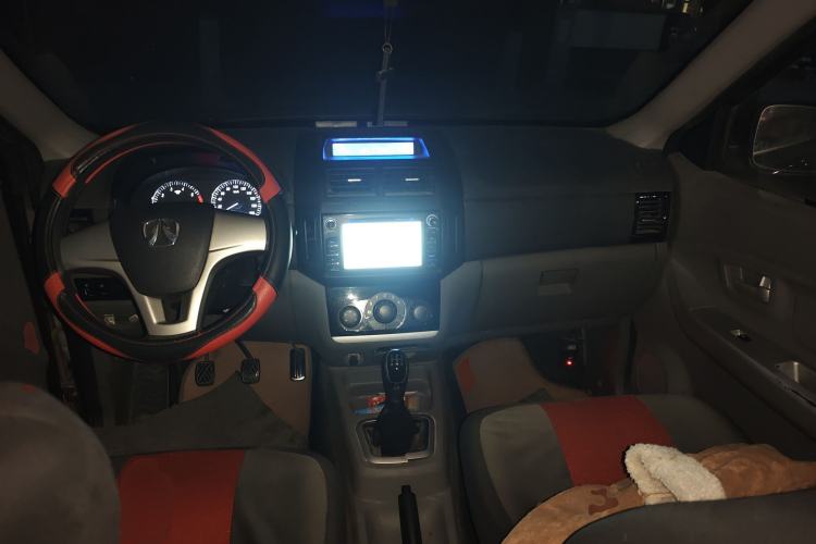 Used BAIC Weiwang M20 2015 1.2L economy version A122 Center Console