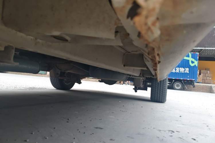 Used BAIC Weiwang M20 2015 1.2L economy version A122 Chassis Front Left