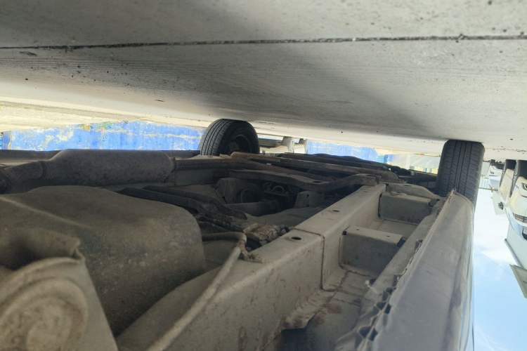Used BAIC Weiwang M20 2015 1.2L economy version A122 Chassis Rear Left