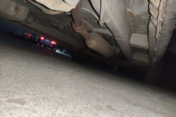 Used BAIC Weiwang M20 2015 1.2L economy version A122 Chassis Rear Right