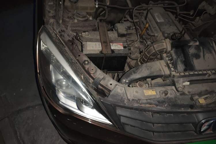 Used BAIC Weiwang M20 2015 1.2L economy version A122 Engine Bay Right