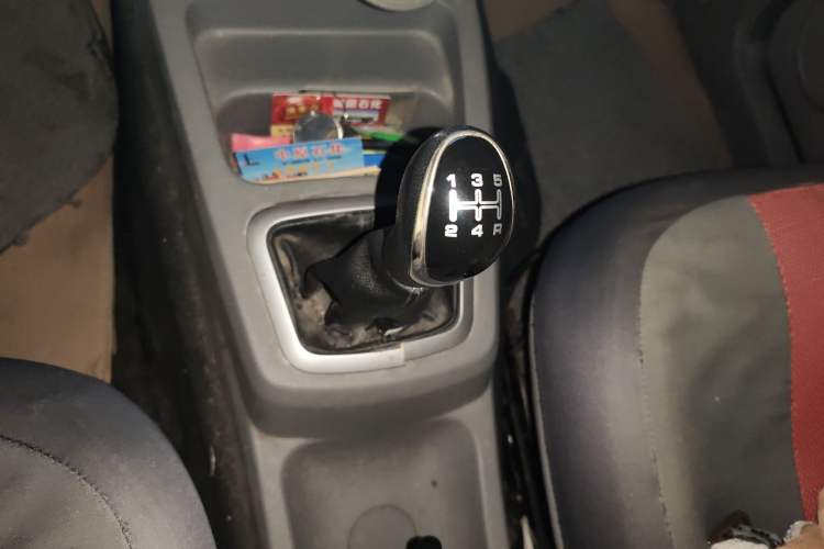 Used BAIC Weiwang M20 2015 1.2L economy version A122 Gear Lever