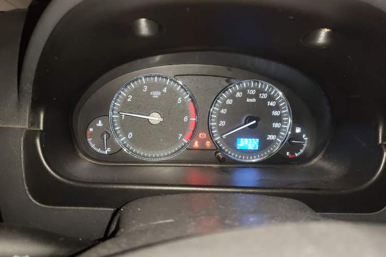Used BAIC Weiwang M20 2015 1.2L economy version A122 Instrument Cluster