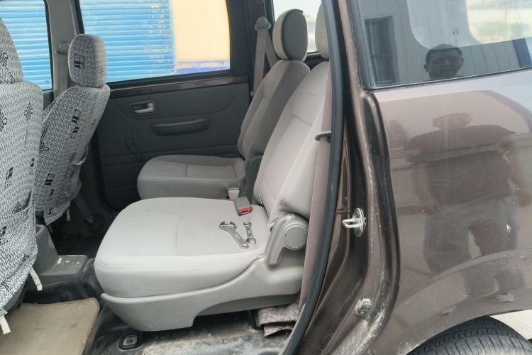 Used BAIC Weiwang M20 2015 1.2L economy version A122 Left Rear Seat