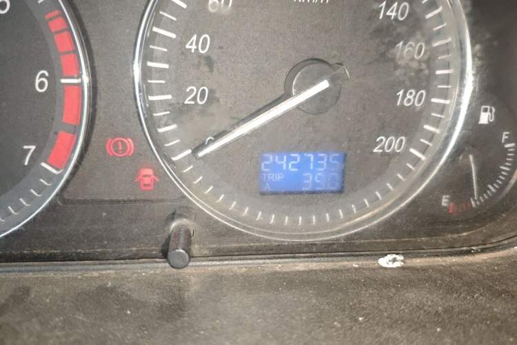 Used BAIC Weiwang M20 2015 1.2L economy version A122 Odometer Close Up