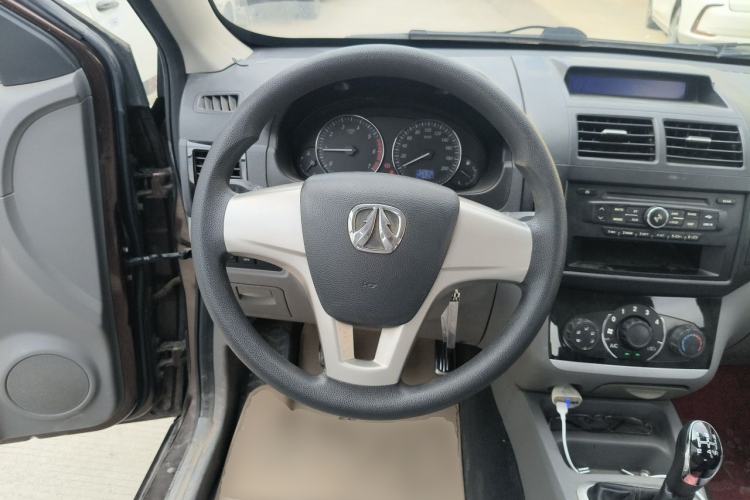 Used BAIC Weiwang M20 2015 1.2L economy version A122 Steering Wheel